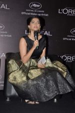 Sonam Kapoor launches L_oreal Sunset collection and Bollywood inspired make-up for Cannes in Taj Land_s End, Mumbai on 6th May 2013 (102).JPG